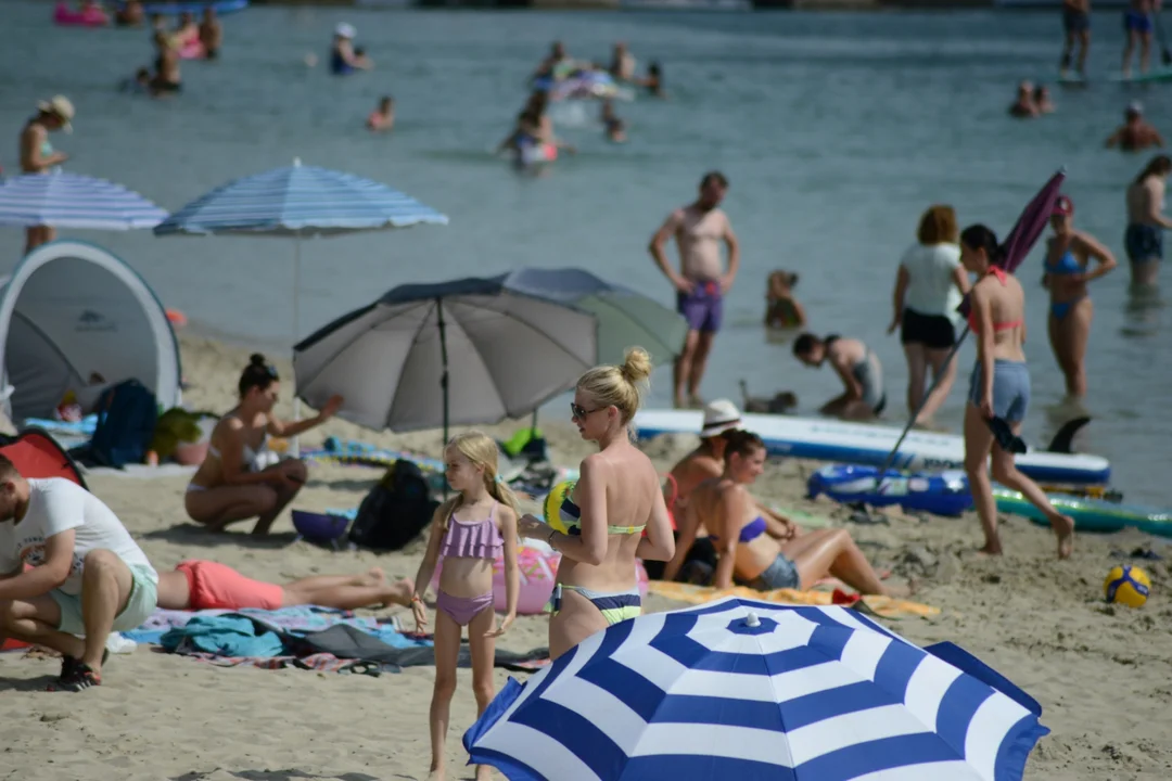 Tłumy nad Jeziorem Tarnobrzeskim - zobacz zdjęcia z sobotniego plażowania