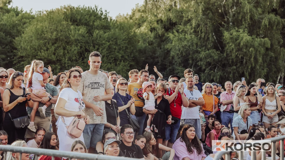 Krystyna Giżowska wystąpiła podczas Dni Tarnobrzega. Piosenkarka składa najlepsze życzenia dla naszych czytelników [ZDJĘCIA + FILM] - Zdjęcie główne