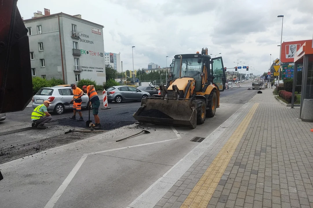 Rzeszów: Remont nawierzchni i utrudnienia w ruchu na skrzyżowaniu ul. Dąbrowskiego z al. Powstańców Warszawy [ZDJĘCIA] - Zdjęcie główne