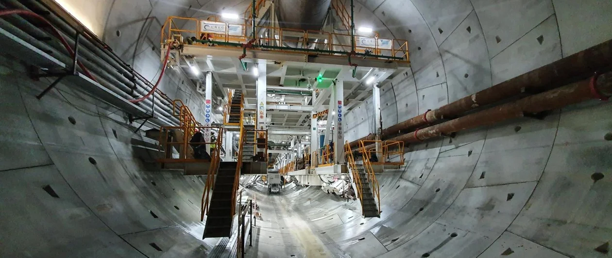 Gigantyczna maszyna TBM Tunnel Boring Machine