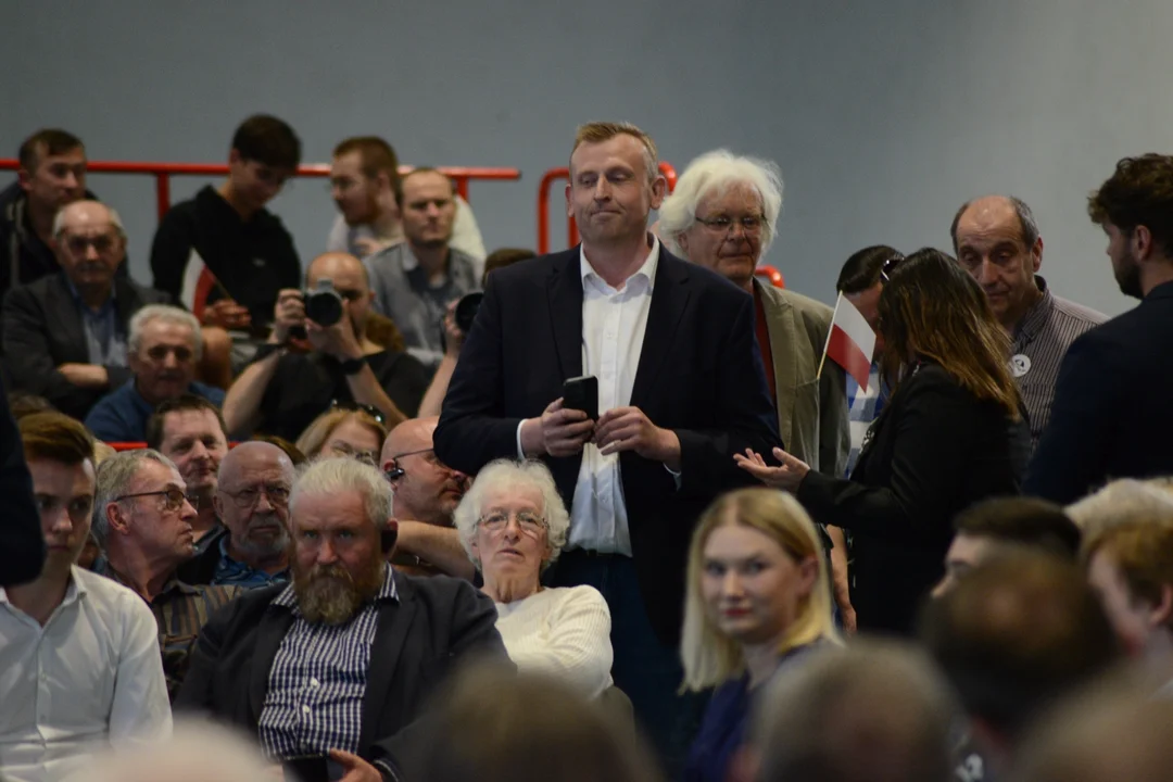 Donald Tusk w Tarnobrzegu. Tłumy mieszkańców na spotkaniu
