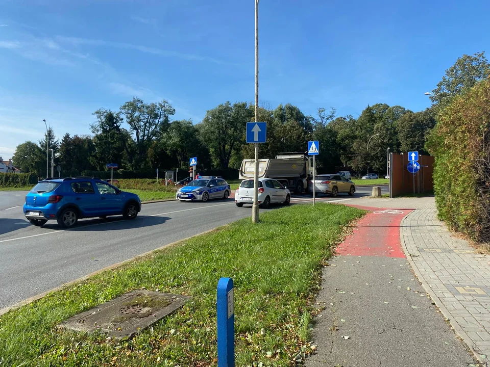 Wypadek na rondzie Pobitno w Rzeszowie