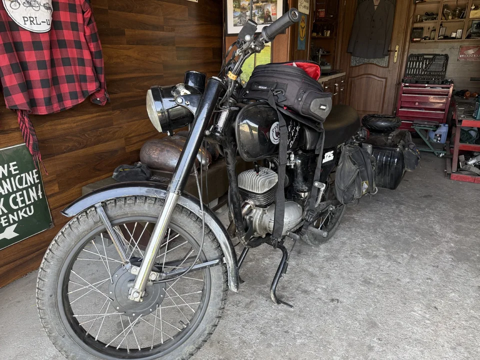 Kamil Ślusarczyk wyrusza w podróż motocyklem WSK
