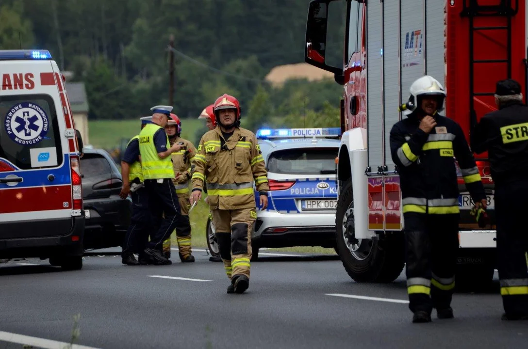 Zderzenie dwóch samochodów na DK9 w Hadykówce.