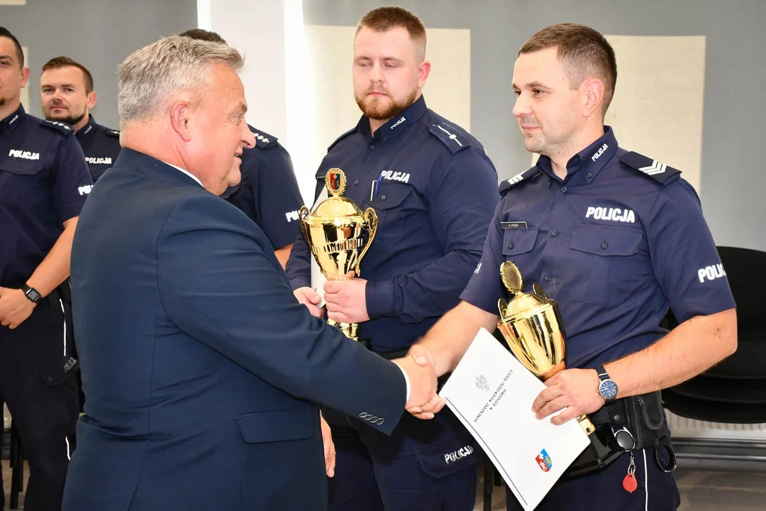 Policjant z Majdanu Królewskiego trzecim w podkarpackich zawodach "Dzielnicowy roku"