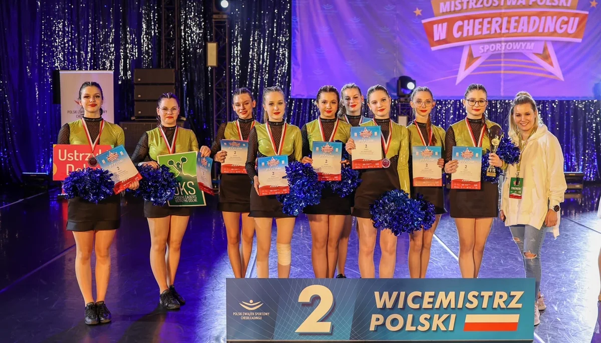 Wicemistrzynie Polski z Ustrzyk Dolnych. Cheerleaderki pokazały swoją siłę i talent zajmując drugie miejsce [ZDJĘCIA] - Zdjęcie główne