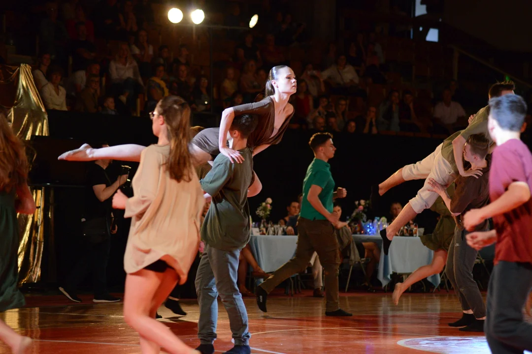 Genialne występy podczas gali na 30-te urodziny Szkoły Tańca Samba w Tarnobrzegu [ZDJĘCIA - CZĘŚĆ 2] - Zdjęcie główne