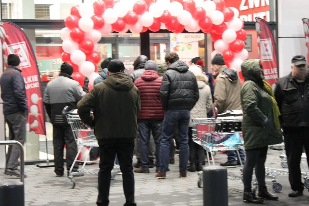 Otwarcie drugiego marketu Kaufland w Rzeszowie. Tłumów nie było