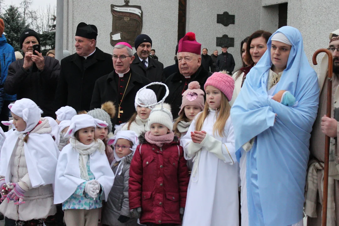 Orszak Trzech Króli w Rzeszowie. Kolęda pokoju z Zalesia do Katedry Rzeszowskiej