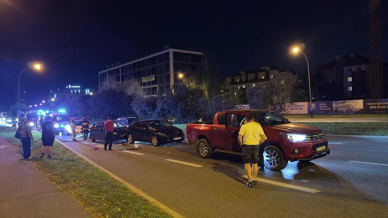 Teraz! Wypadek na al. Armi Krajowej. Prawy pas zablokowany [ZDJĘCIA]