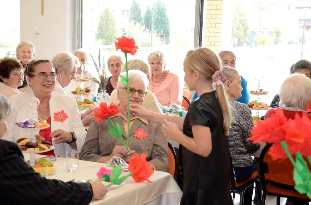 Dzień Seniora i 25 lat kolbuszowskiego zespołu Caritas. Zobacz zdjęcia z środowych spotkań [ZDJĘCIA] - Zdjęcie główne
