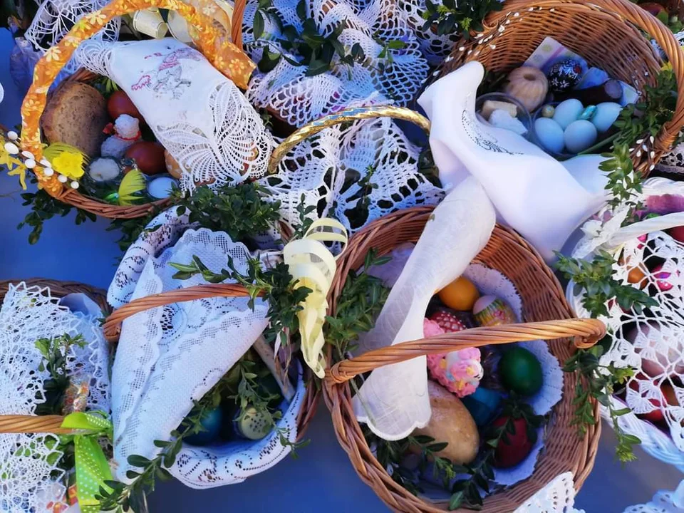 Święcenie pokarmów w Klasztorze Ojców Dominikanów w Tarnobrzegu