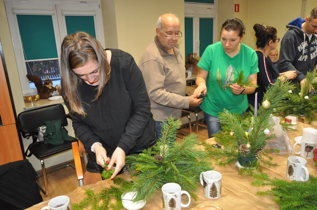 Klub Seniora ,, Natura" pod okiem pani Elizy tworzy własne arcydzieła