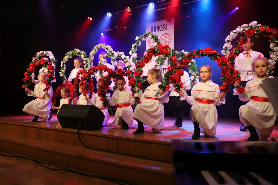 Koncert Wiosenno-Patriotyczny "Tu wszędzie jest Polska" w Chorzelowie