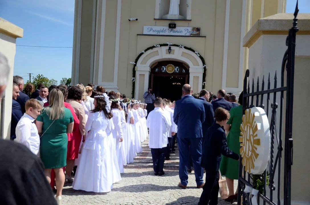 Odpust w Porębach Dymarskich i komunia w Majdanie Królewskim i Raniżowie