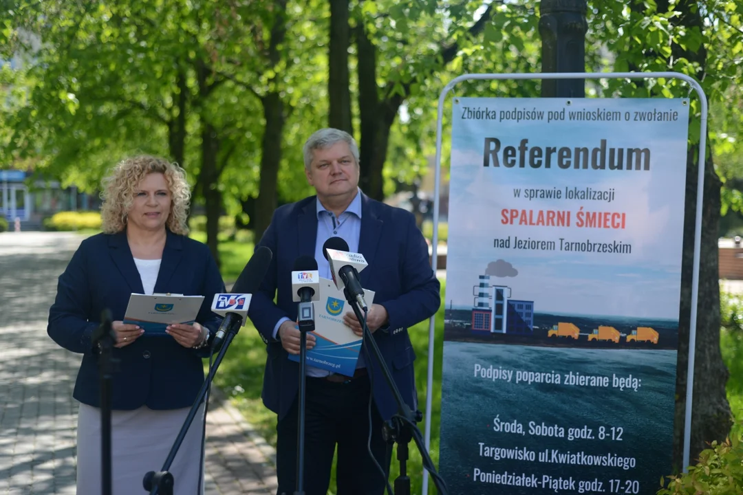 Ruszyła akcja zbierania podpisów pod wnioskiem o referendum w sprawie lokalizacji spalarni odpadów nad Jeziorem Tarnobrzeskim [ZDJĘCIA, WIDEO] - Zdjęcie główne