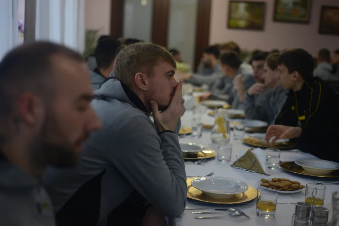 Obóz piłkarzy Siarki Tarnobrzeg. Warunki w Hotelu Rytwiany