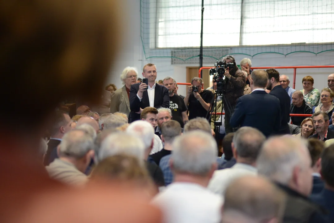 Donald Tusk w Tarnobrzegu. Tłumy mieszkańców na spotkaniu
