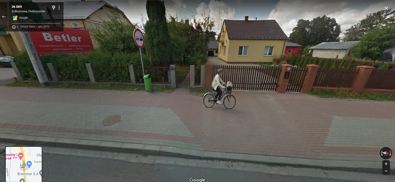 Google Street View - kto został przyłapany przez auto z aparatem