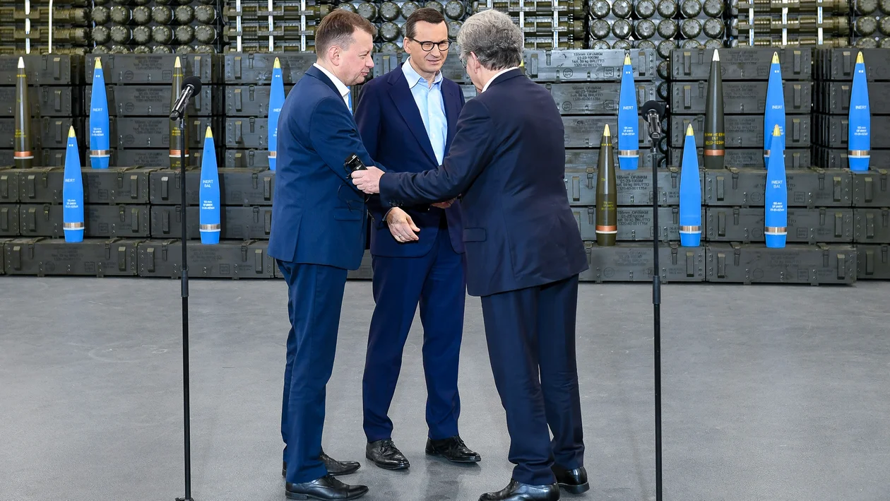 Premier Mateusz Morawiecki i komisarz Thierry Breton z wizytą w Dezamecie Nowa Dęba