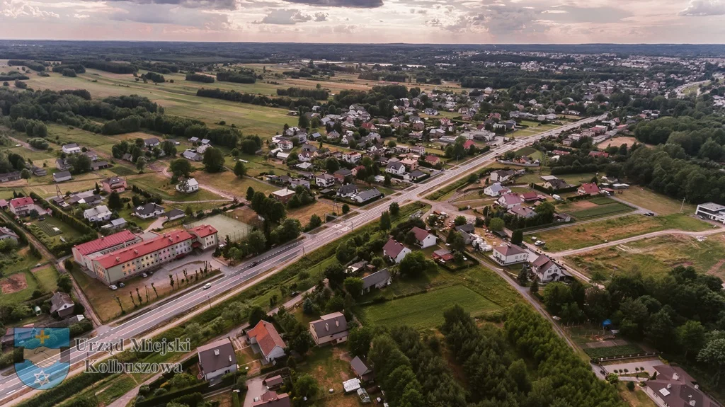 Ujęcia ukazujące malowniczą wieś w gminie Kolbuszowa. Zobacz Kolbuszową Górną z lotu ptaka [ZDJĘCIA] - Zdjęcie główne