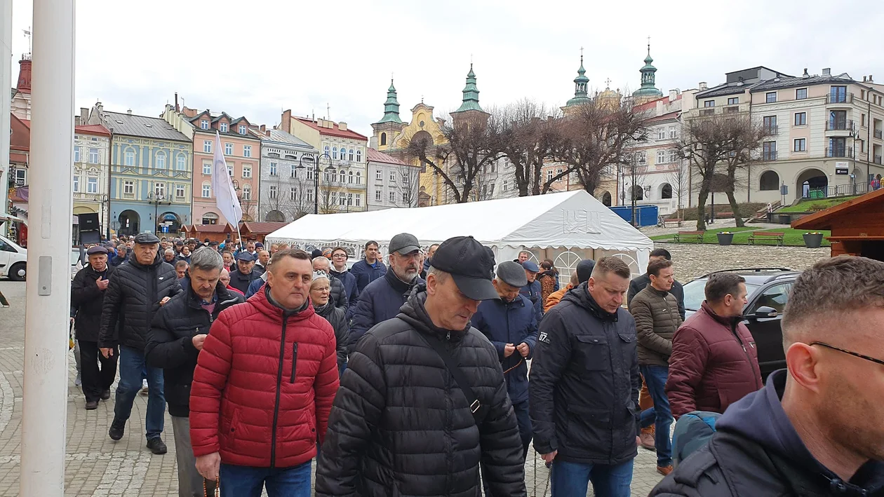 Weekend na Podkarpaciu. Od "Jeziora Aniołów" przez PKO Półmaraton Rzeszowski, aż po uroczystości religijne