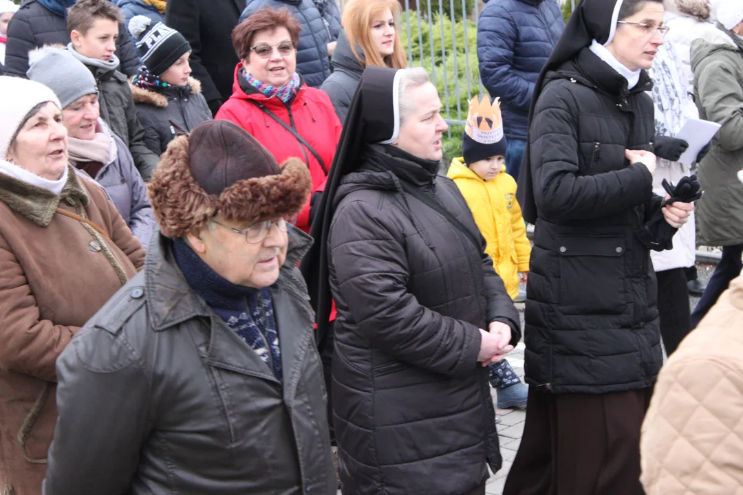 Orszak Trzech Króli w Rzeszowie. Kolęda pokoju z Zalesia do Katedry Rzeszowskiej