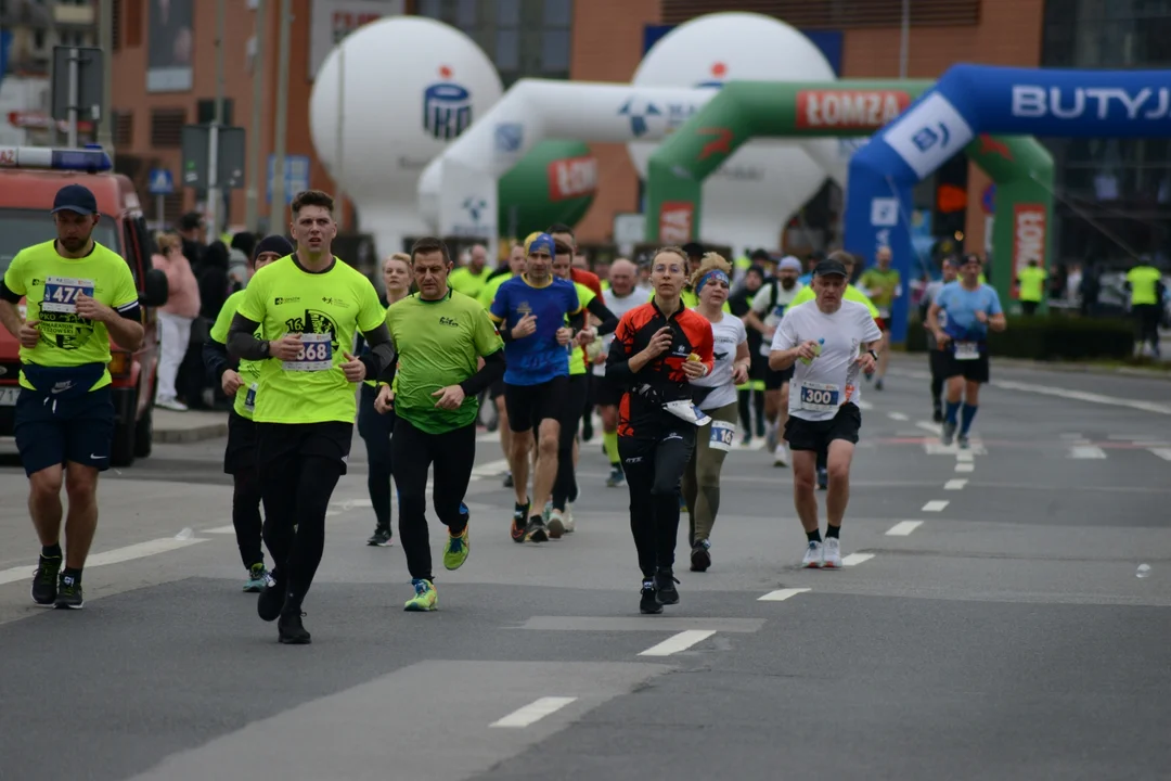 16. PKO Półmaraton Rzeszowski oraz 8. PKO Sztafeta Półmaratońska w Rzeszowie - dużo zdjęć z trasy i mety