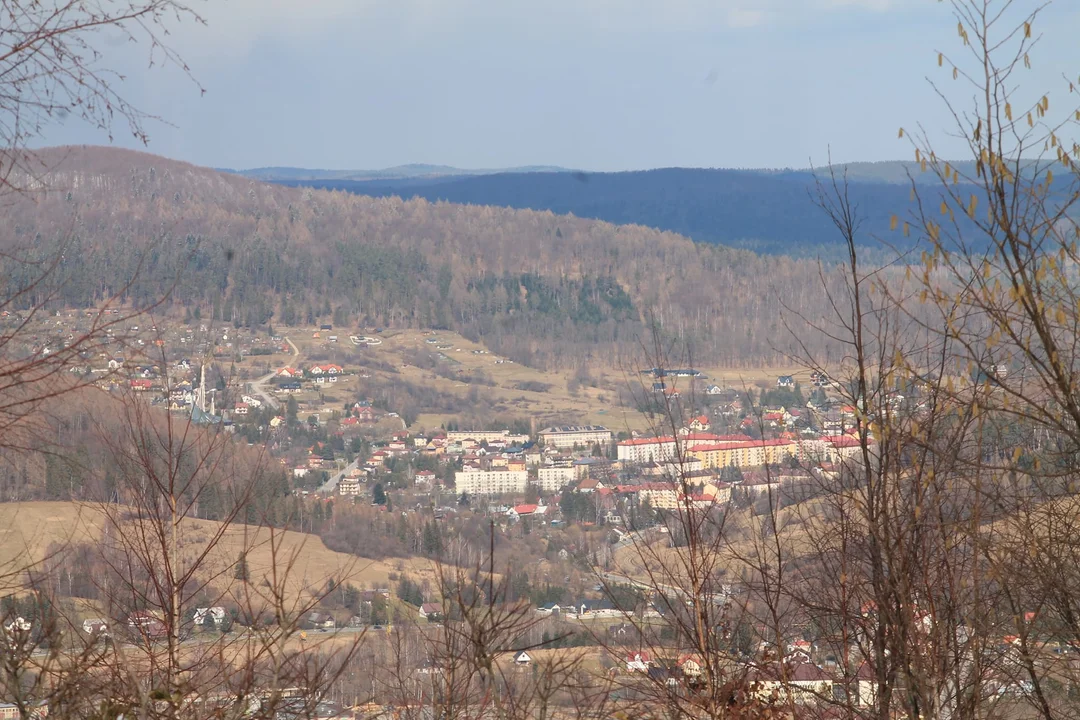 Trwają prace przy budowie wieży widokowej na Holicy