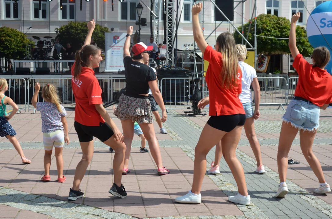 Sanok dla Hokeja. Dzieje się na sanockim Rynku [ZDJĘCIA,WIDEO] - Zdjęcie główne