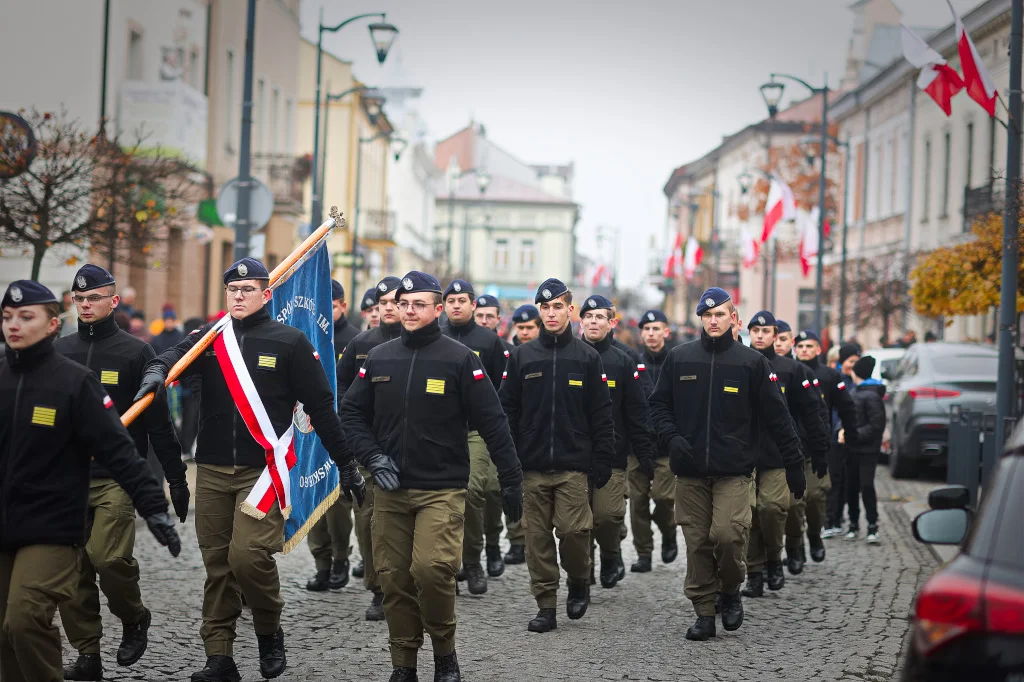 Przemarsz pod Pomnik Wolności w Mielcu