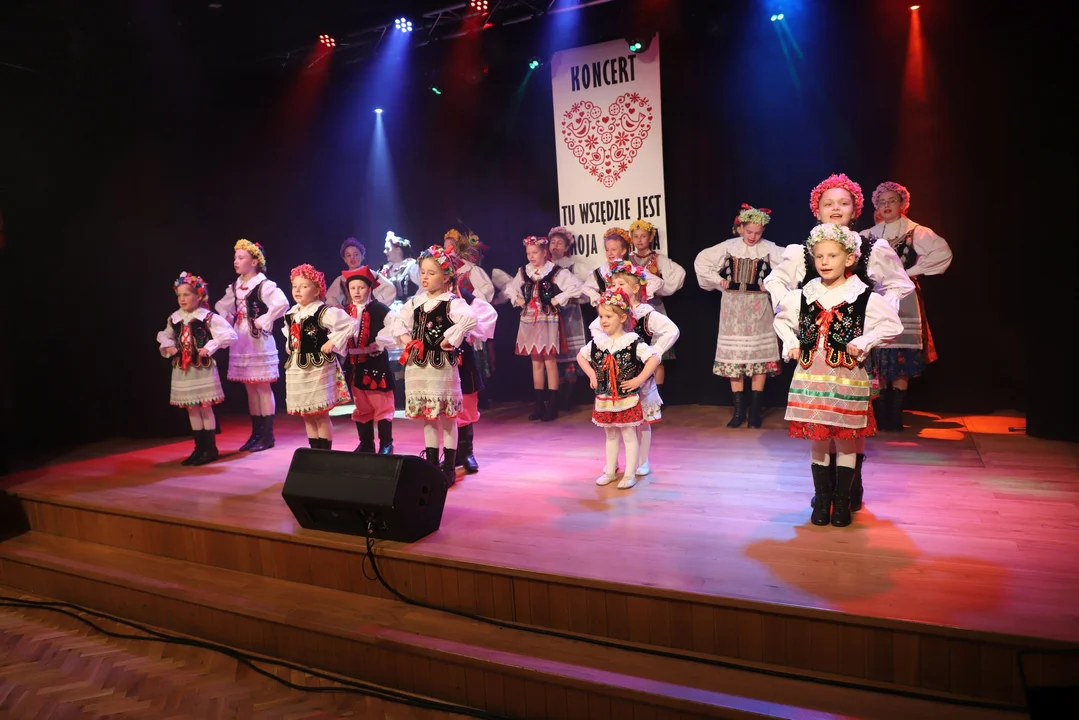 Koncert Wiosenno-Patriotyczny "Tu wszędzie jest Polska" w Chorzelowie