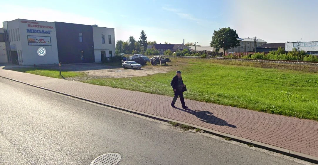 Mieszkańcy Mielca na zakupach, spacerze, w pracy i drodze ze szkoły uchwyceni przez kamery Google Street View