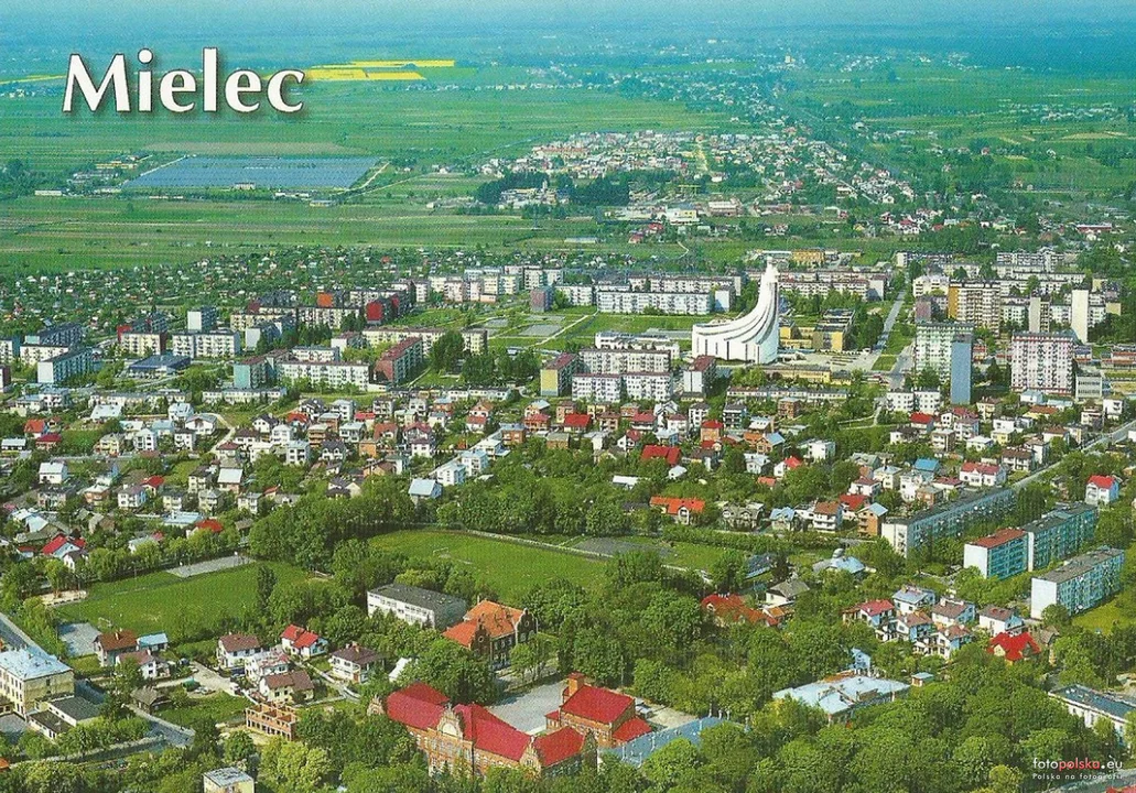 Od powodzi Sanoka, zakłady lotnicze w Mielcu, Hutę Stalowa Wola po Tarnobrzeg, Rzeszów, Kolbuszową, Jasło i Dębicę