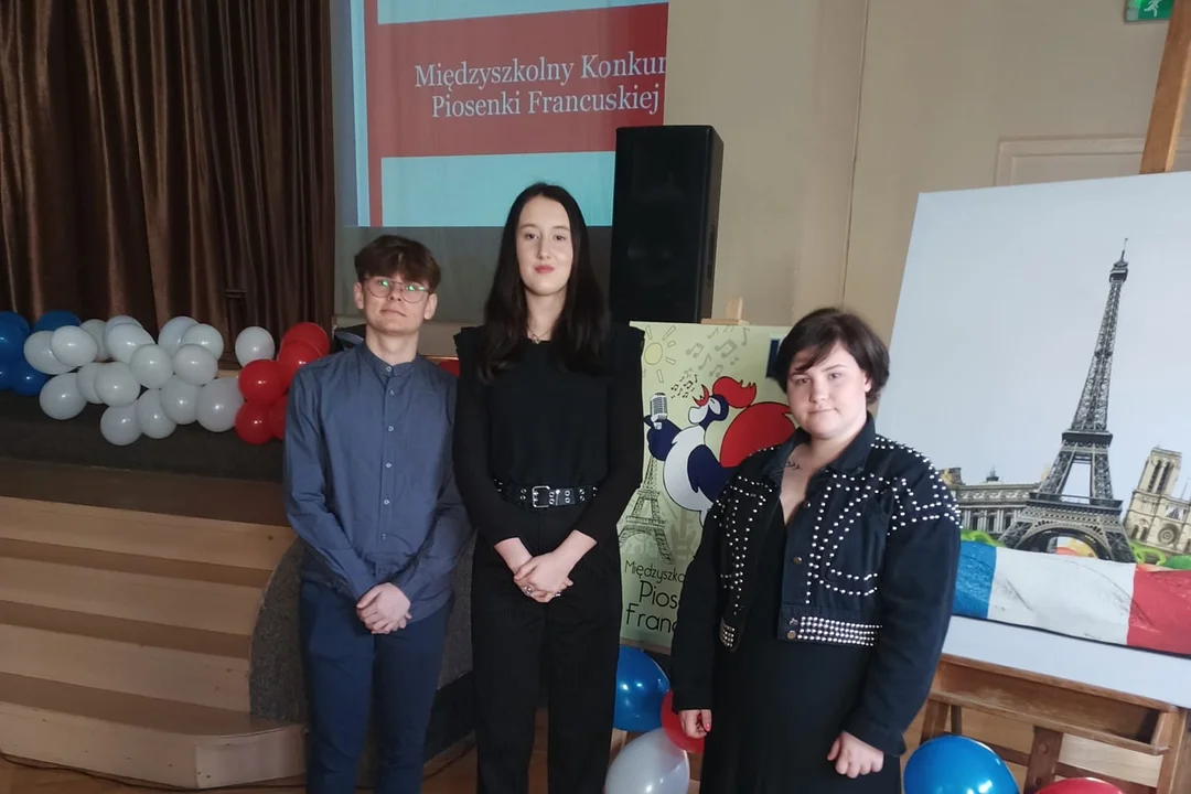 Sukcesy uczniów V Liceum Ogólnokształcącego w Mielcu na Międzyszkolnym Konkursie Piosenki Francuskiej w Tarnowie - Zdjęcie główne