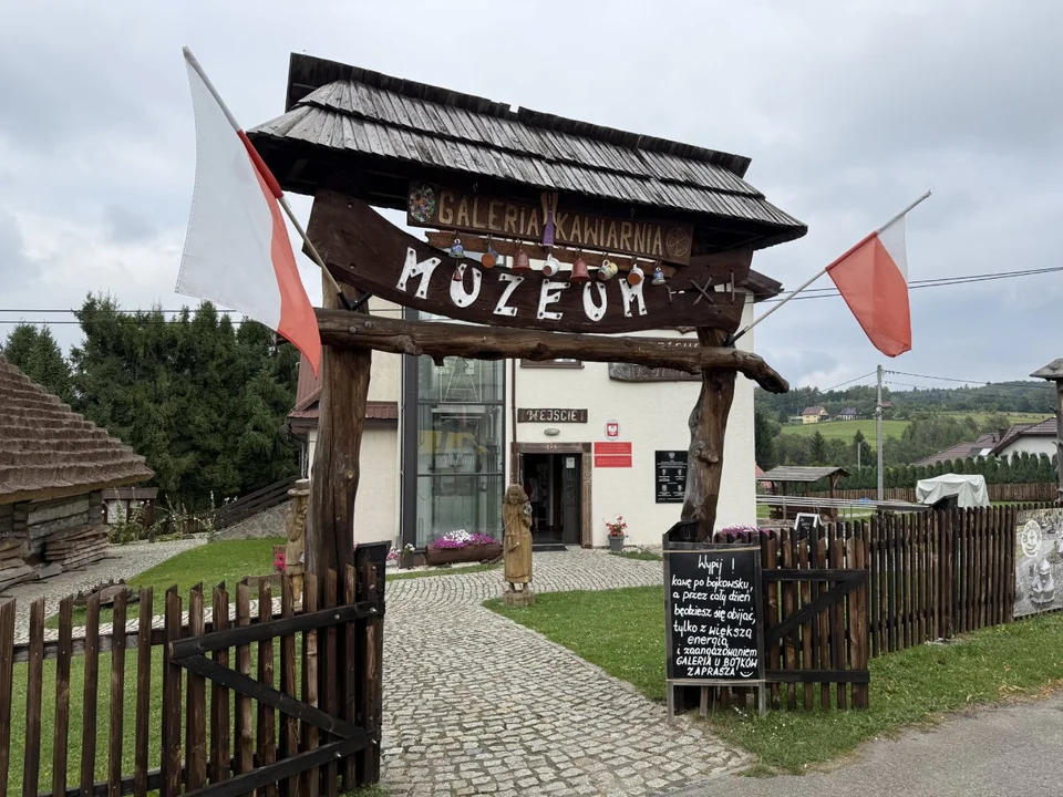 Mural na Muzeum Bojków w Myczkowie