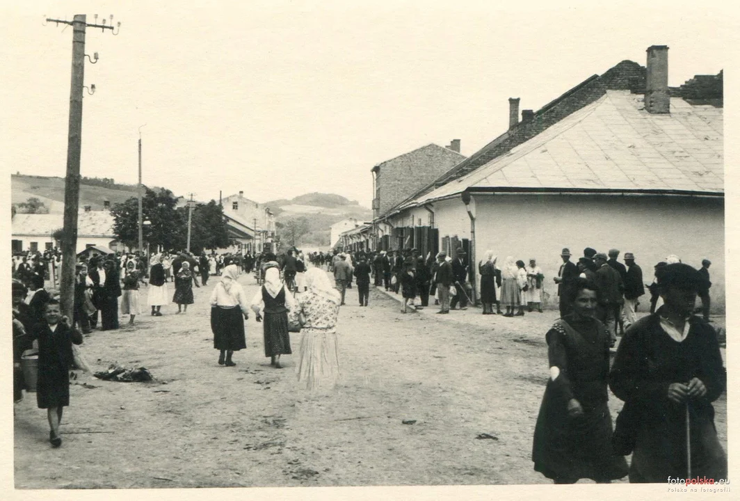 Baligród na starych fotografiach. Cmentarz, Plac Wolności oraz cerkiew [ARCHIWALNE ZDJĘCIA] - Zdjęcie główne