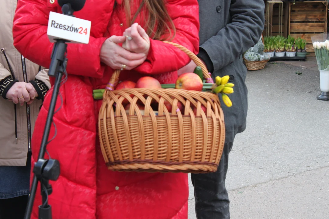 Swój do swego po swoje. Kupujmy na bazarkach od lokalnych producentów żywności - konferencja Fundacji Rolnik Handluje