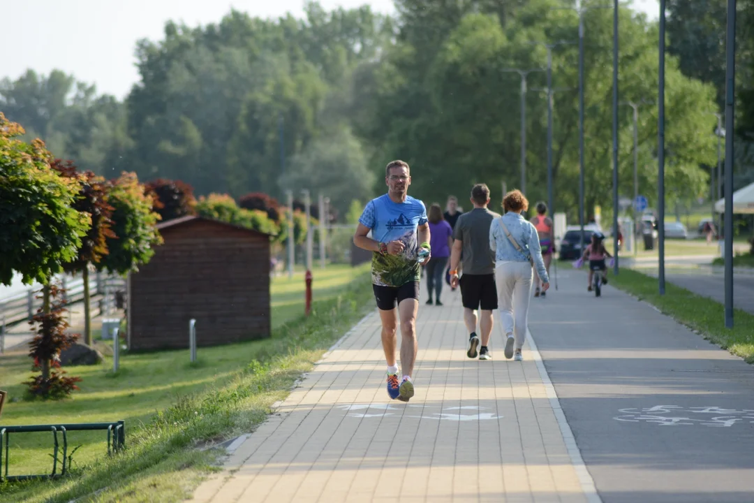 "Biegamy i Pomagamy" nad Jeziorem Tarnobrzeskim - dzień drugi