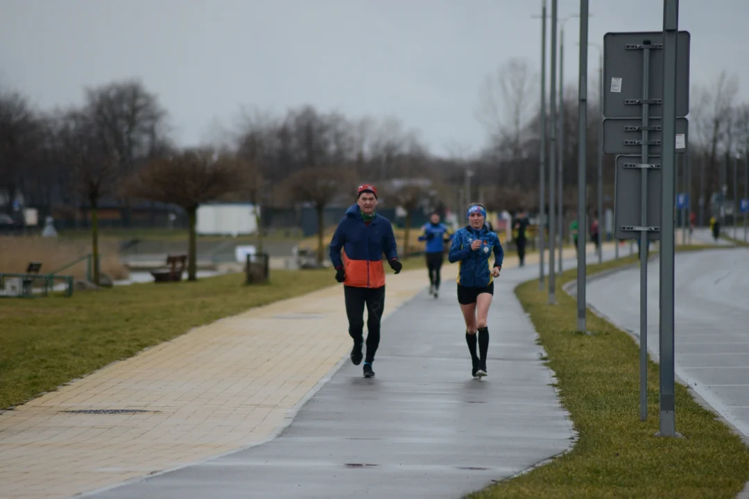 XI Bieg Zimowy wokół Jeziora Tarnobrzeskiego oraz Yeti Run Zimowy Bieg w Szortach