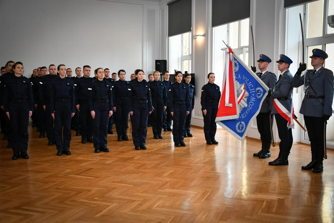 Nowo przyjęci policjanci złożyli ślubowanie