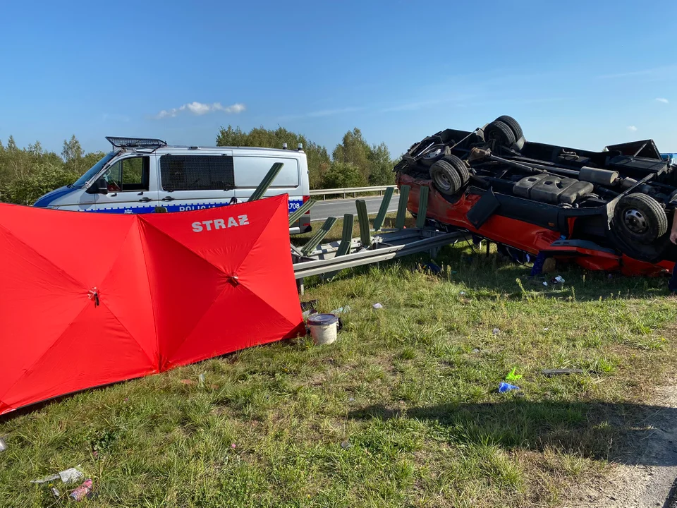 Dwie osoby nie żyją! Piętnaście rannych - wypadek na A4 koło Rzeszowa