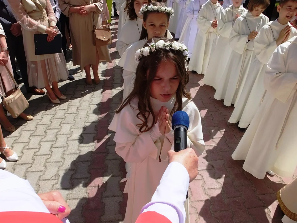 Pierwsza Komunia Święta w Klasztorze Ojców Dominikanów w Tarnobrzegu. "Oto jest dzień, który dał nam Pan" [ZDJĘCIA] - Zdjęcie główne