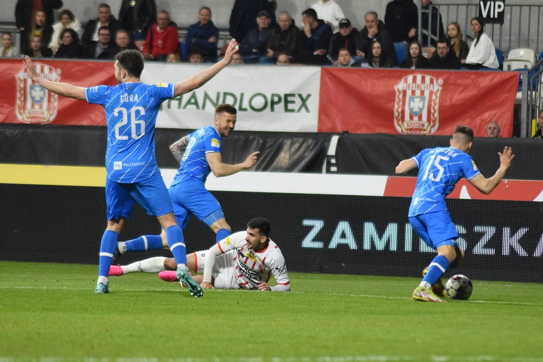 Mecz derbowy. Fortuna 1. Liga: Resovia Rzeszów - Stal Rzeszów