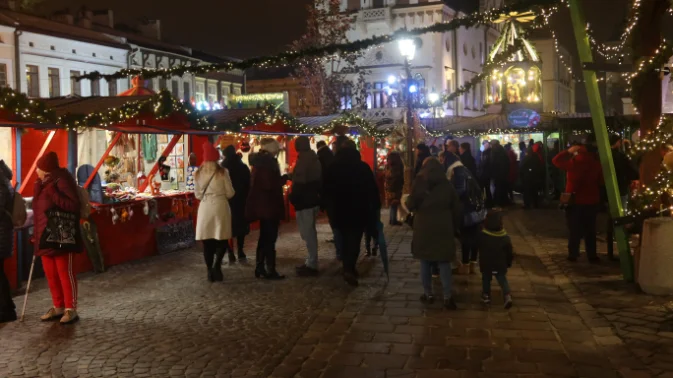 Świąteczne Miasteczko w Rzeszowie w sobotni wieczór [ZDJĘCIA, WIDEO]