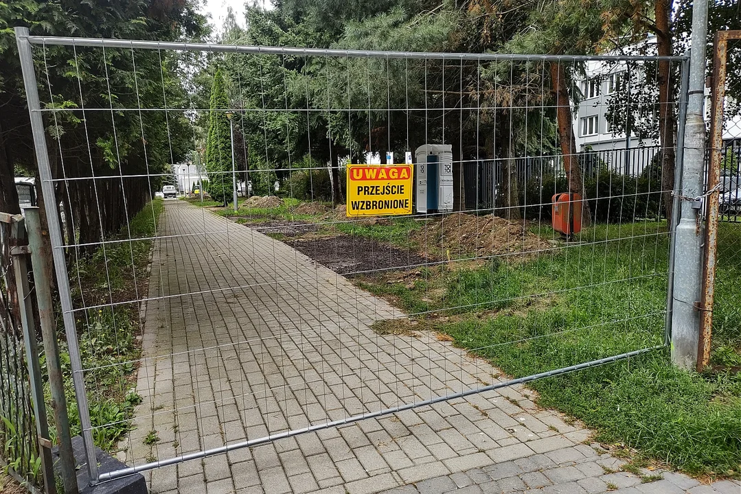 Trwają prace przy budowie Parku dla Seniorów przy ul. Staszica. Kiedy zakończenie inwestycji? [ZDJĘCIA] - Zdjęcie główne