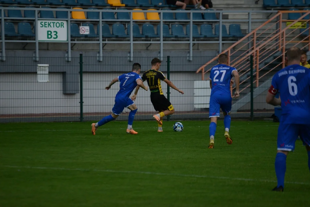 Trzecia liga, grupa 4: Siarka Tarnobrzeg - Sokół Sieniawa 2:0