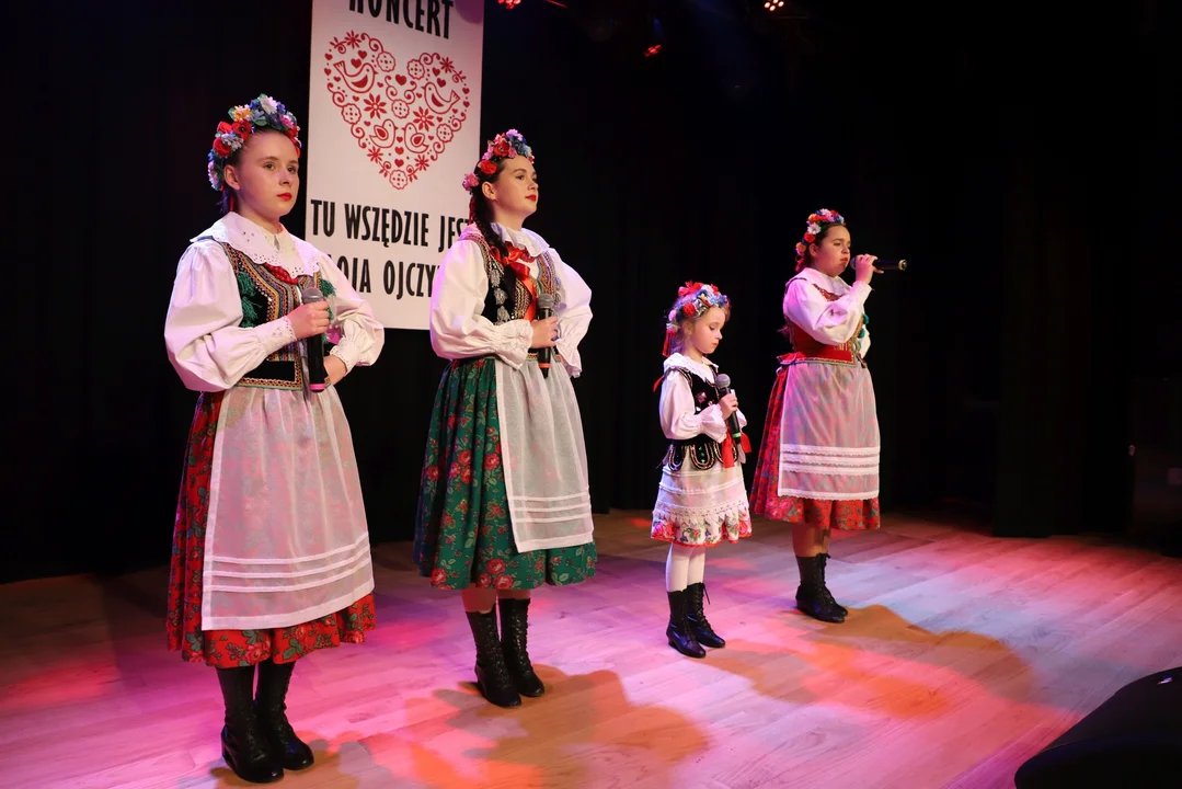 Koncert Wiosenno-Patriotyczny "Tu wszędzie jest Polska" w Chorzelowie