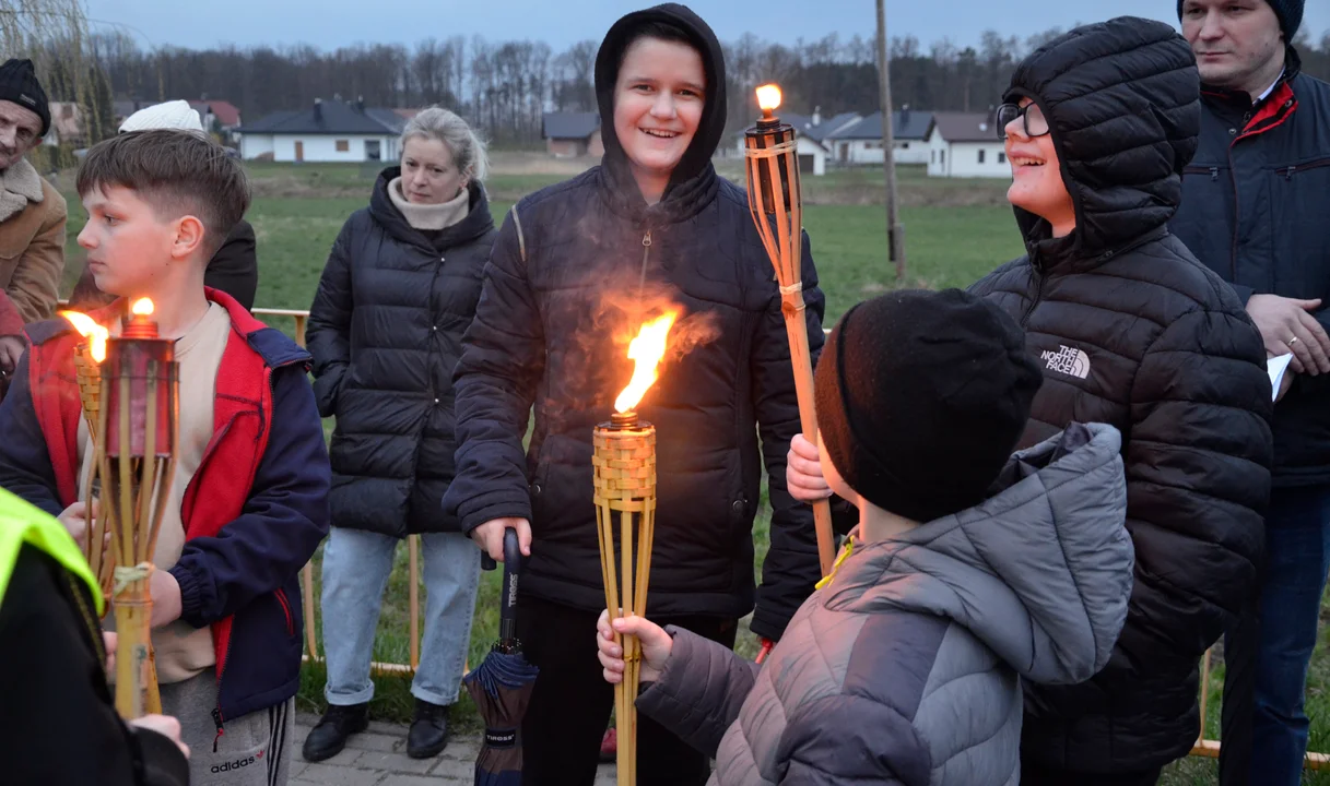 Droga krzyżowa przeszła główną drogą w Weryni