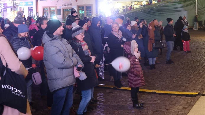 Świąteczne Miasteczko w Rzeszowie w sobotni wieczór [ZDJĘCIA, WIDEO]